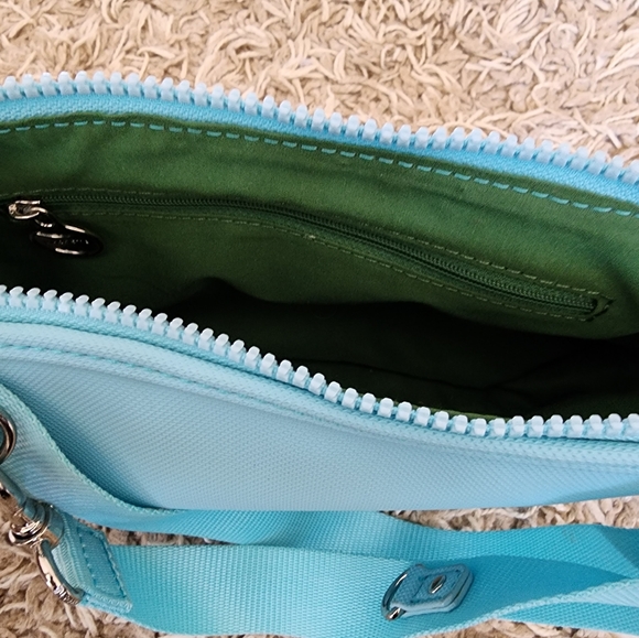 Lacoste shoulder bag - Picture 3 of 3